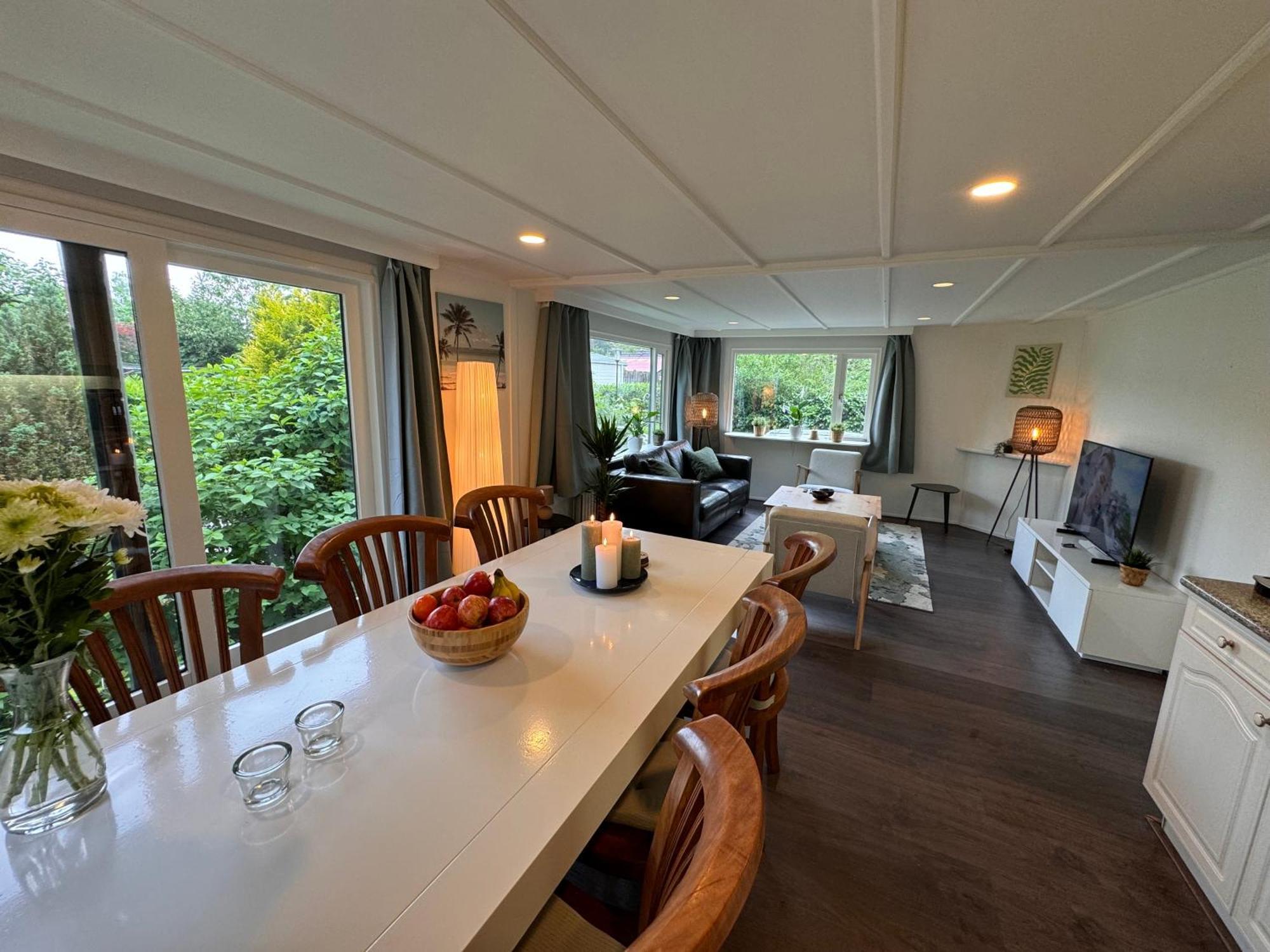 Ruim En Luxe Chalet Privetuin - Park 'De Ijsvogel' Apartment Voorthuizen Exterior photo